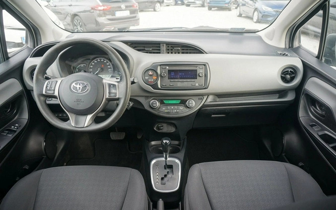 Toyota Yaris cena 42000 przebieg: 179561, rok produkcji 2018 z Skawina małe 529